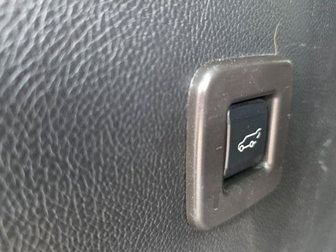 Used 2014 Lincoln Navigator 4WD image 34
