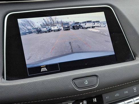 Certified 2023 Cadillac XT4 Luxury w/ Cold Weather Package image 32