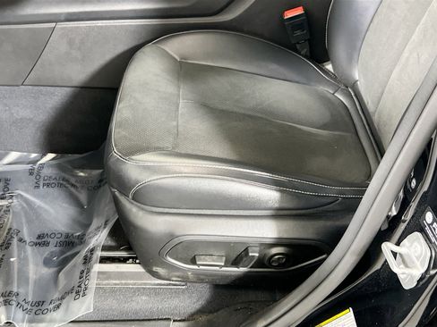 Used 2023 Jeep Grand Cherokee Altitude image 18