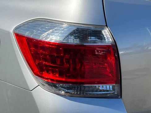 Used 2013 Toyota Highlander Limited image 15