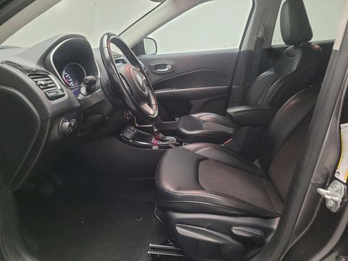 Used 2020 Jeep Compass Latitude FWD image 17