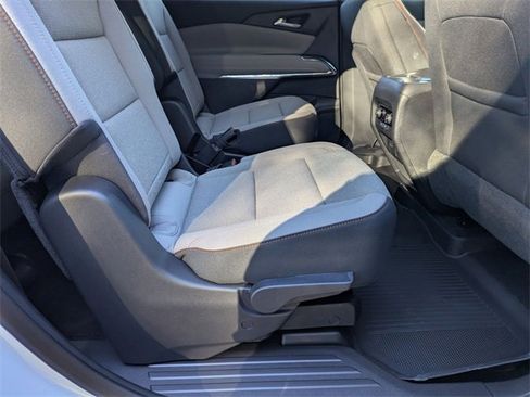 New 2026 Chevrolet Traverse LT image 33