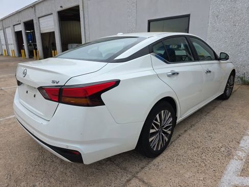 Used 2023 Nissan Altima 2.5 SV image 5