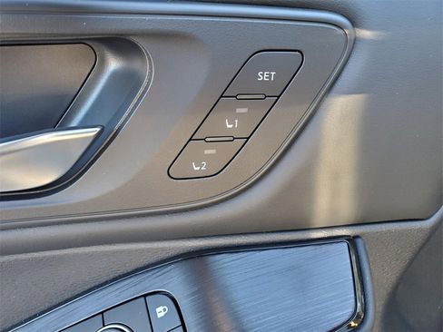 Certified 2025 Nissan Rogue SL w/ SL Premium Package image 22