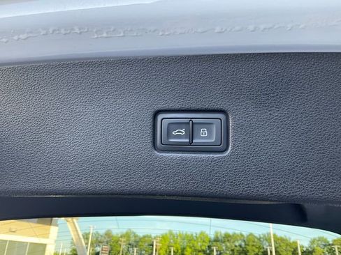 Used 2020 Audi Q8 Premium Plus w/ Premium Plus Package AWD/4WD image 20