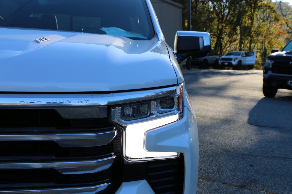 Used 2023 Chevrolet Silverado 1500 High Country w/ High Country Premium Package AWD/4WD image 12