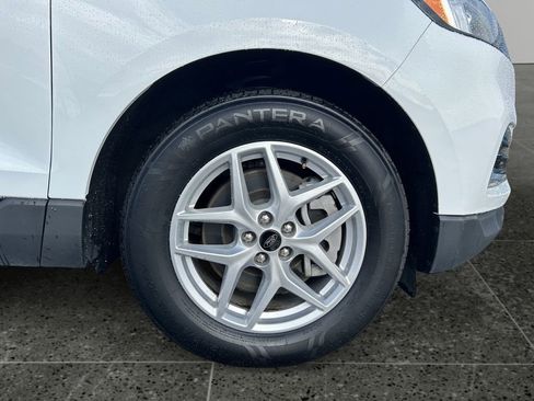 Used 2024 Ford Edge SEL image 9
