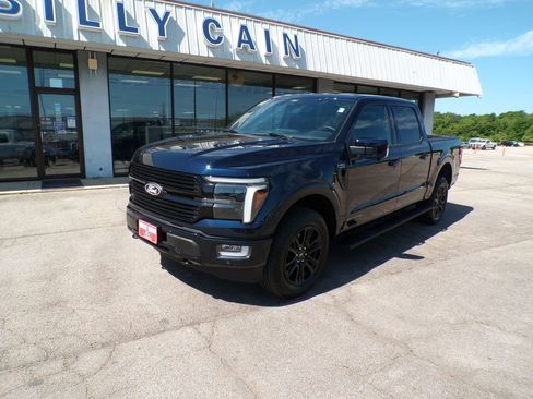 Used 2025 Ford F150 Platinum AWD/4WD image 3
