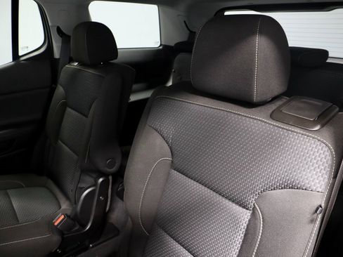 Used 2023 GMC Acadia SLE w/ Driver Convenience Package image 22