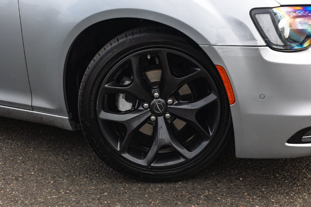 Used 2023 Chrysler 300 S RWD image 4