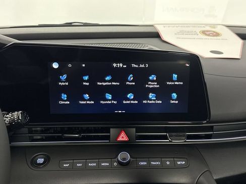 Used 2025 Hyundai Elantra SEL FWD image 24
