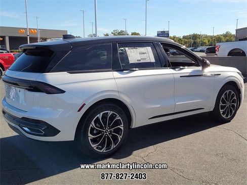 New 2026 Lincoln Nautilus Reserve image 3