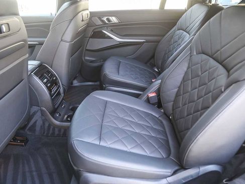 Certified 2024 BMW X7 xDrive40i w/ M Sport Package image 15