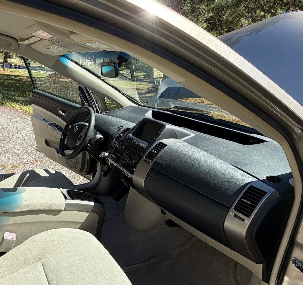 Used 2007 Toyota Prius w/ Pkg 2 FWD image 21