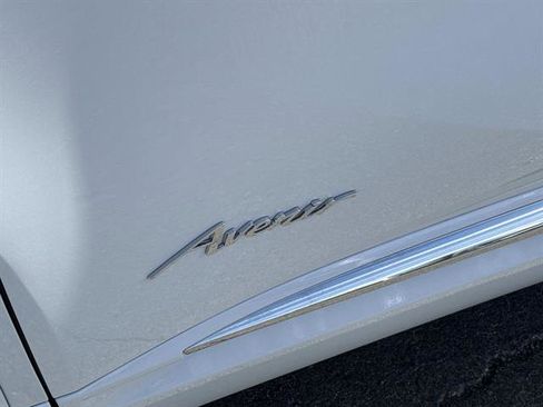 New 2026 Buick Envision Avenir image 12