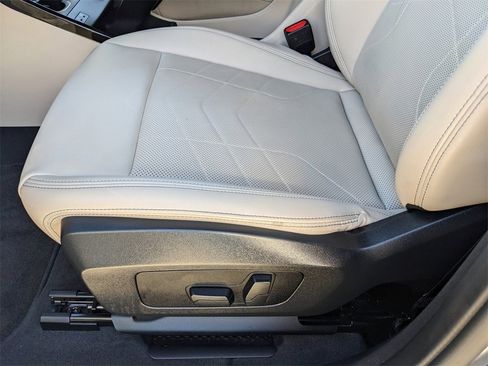 Used 2025 BMW X2 xDrive28i image 23