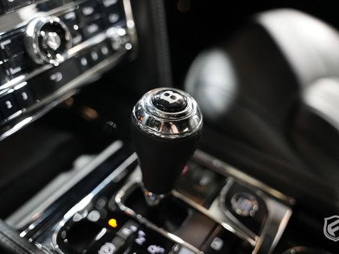 Used 2012 Bentley Mulsanne RWD image 24