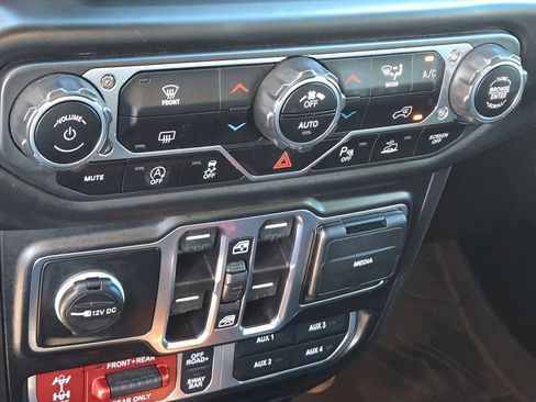 Used 2022 Jeep Wrangler Unlimited Rubicon w/ Steel Bumper Group image 20