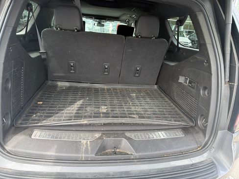 Used 2021 Chevrolet Suburban Premier AWD/4WD image 9