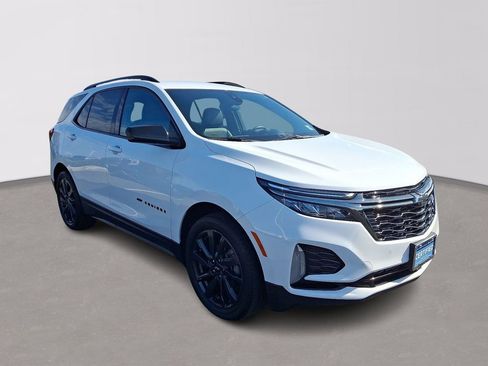 Certified 2023 Chevrolet Equinox RS image 3