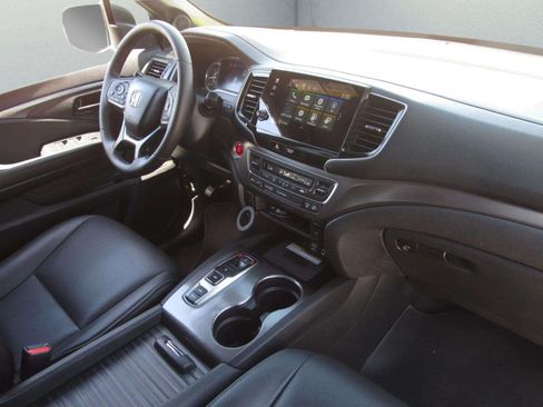 Certified 2023 Honda Passport EX-L image 10