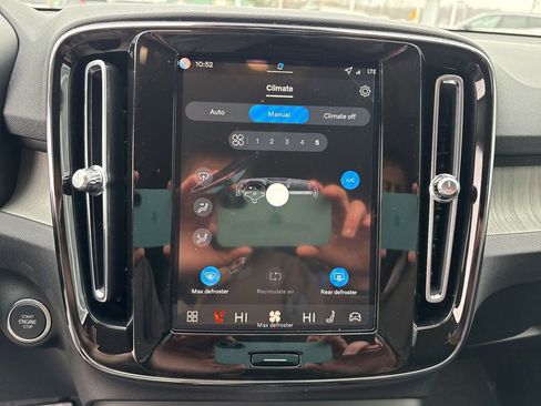 New 2026 Volvo XC40 B5 Core w/ Climate Package AWD/4WD image 27