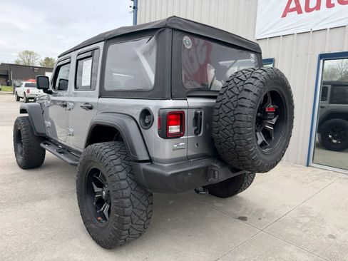 Used 2019 Jeep Wrangler Unlimited Sport image 7