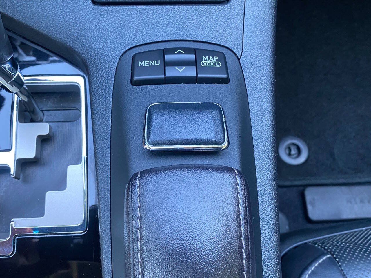 Used 2014 Lexus ES 300h w/ Luxury Package w/Bamboo Trim FWD image 43
