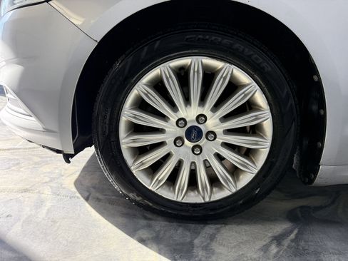 Used 2013 Ford Fusion SE image 23