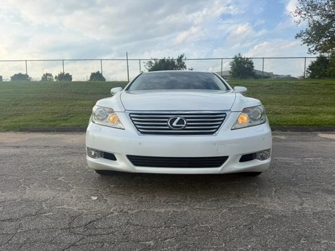 Used 2010 Lexus LS 460 RWD image 3