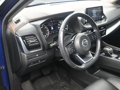 Used 2021 Nissan Rogue SV w/ Premium Package AWD/4WD image 12