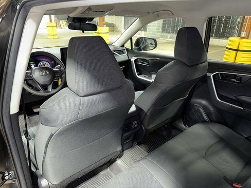 Used 2020 Toyota RAV4 LE image 26