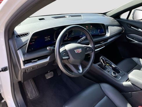 Used 2024 Cadillac XT4 Premium Luxury w/ Cold Weather Package image 9