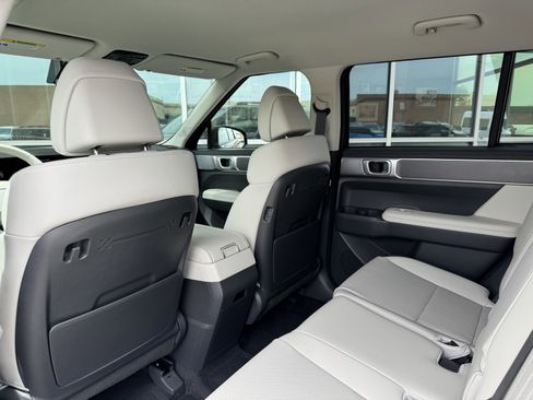 Used 2024 Hyundai Santa Fe SEL image 32