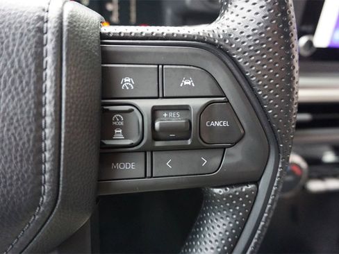 Used 2025 Toyota Tacoma SR5 image 9