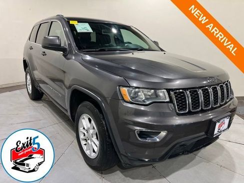Used 2018 Jeep Grand Cherokee Laredo image 1