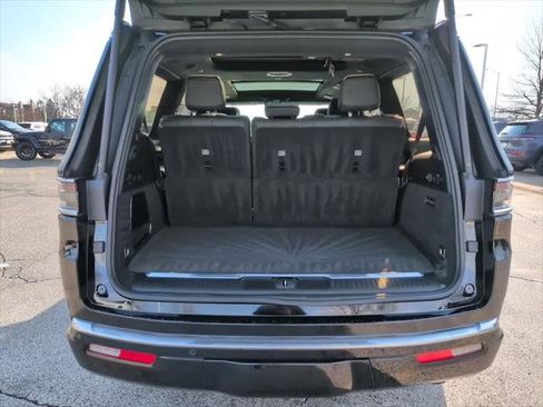 Certified 2023 Jeep Grand Wagoneer Series III AWD/4WD image 10