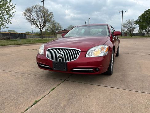 Used 2011 Buick Lucerne CXL w/ Driver Confidence Package image 4