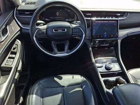 Used 2021 Jeep Grand Cherokee L Limited AWD/4WD image 12