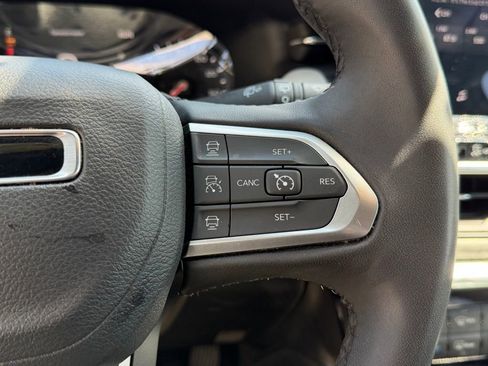 Certified 2025 Jeep Compass Limited AWD/4WD image 23