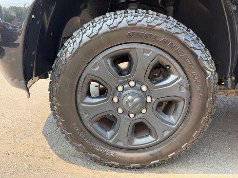 Used 2018 RAM 2500 Big Horn w/ Sport Appearance Group AWD/4WD image 21