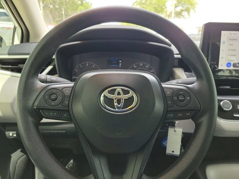 Used 2025 Toyota Corolla LE FWD image 16