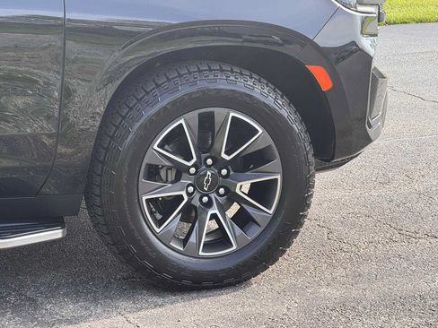 Used 2021 Chevrolet Tahoe Z71 w/ Z71 Off-Road Package AWD/4WD image 29