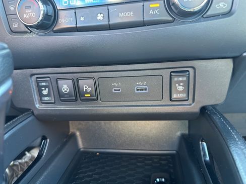 Used 2022 Nissan Frontier PRO-4X w/ Pro-4X Premium Package image 41