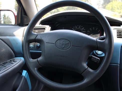 Used 2000 Toyota Camry LE FWD image 16