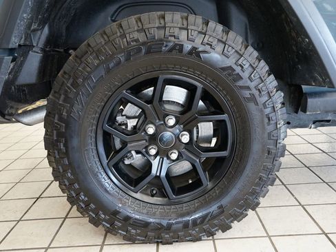 Used 2024 Jeep Wrangler Unlimited AWD/4WD image 55