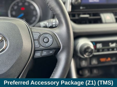 Used 2022 Toyota RAV4 XLE w/ Convenience Package AWD/4WD image 12