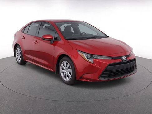 Used 2025 Toyota Corolla LE FWD image 2