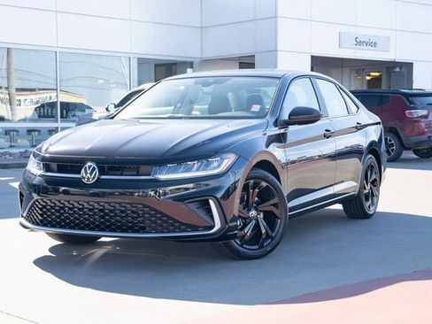 New 2026 Volkswagen Jetta SE image 2