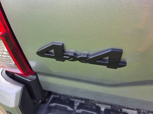 Used 2023 Toyota Tacoma SR5 AWD/4WD image 9